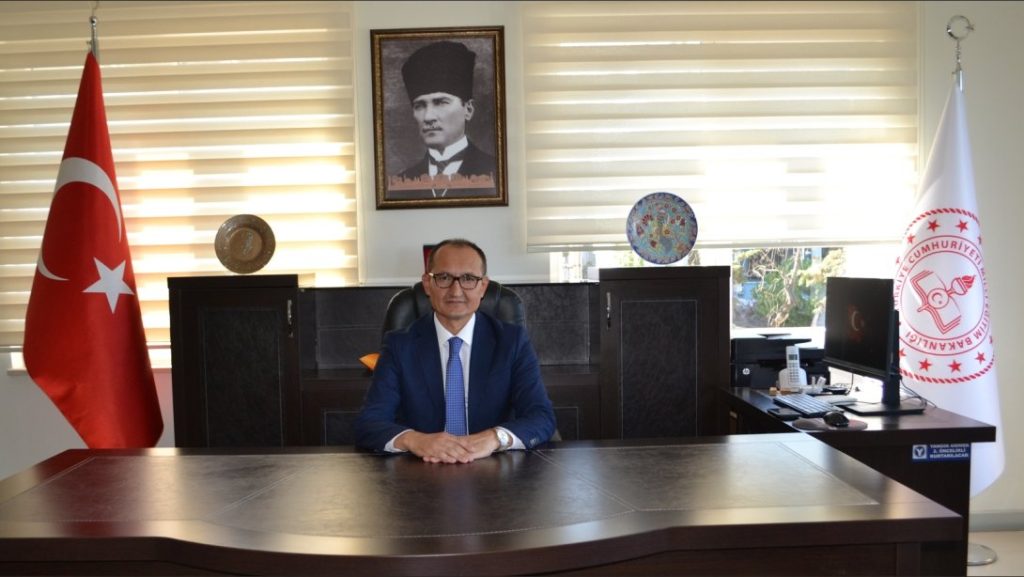 İlçe Milli Eğitim Müdürü Fahri Kırmızı 2025-2026 Eğitim Öğretim Yılı Sene Sonu Mesajı Yayımladı