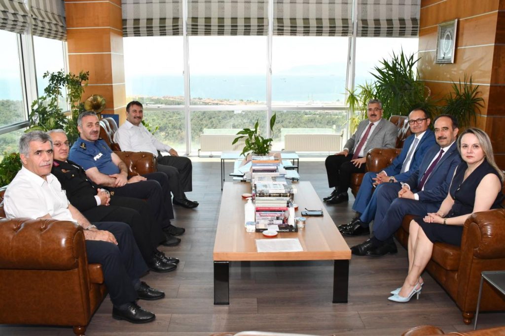 ÖSYM İL KOORDİNASYON KURULU KOMİSYONU ÜYELERİNDEN REKTÖRÜMÜZE ZİYARET