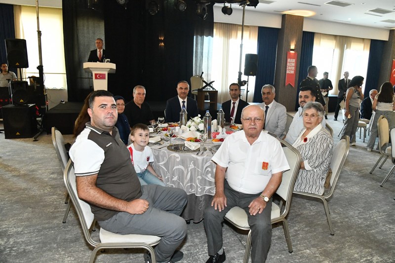 Şehit Aileleri ve Gaziler Onuruna Yemek Programı Düzenlendi