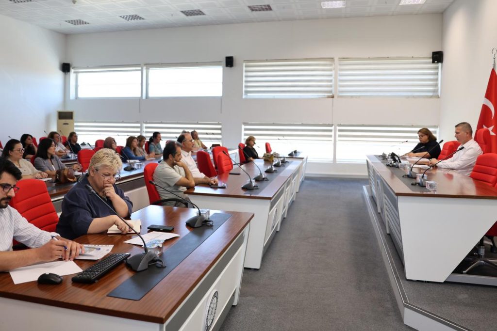 MESLEK YÜKSEKOKULLARI KOORDİNATÖRLÜĞÜ (MEYOK) TARAFINDAN MEDEK SAHA ZİYARETİ ÖNCESİ DEĞERLENDİRME TOPLANTISI DÜZENLENDİ