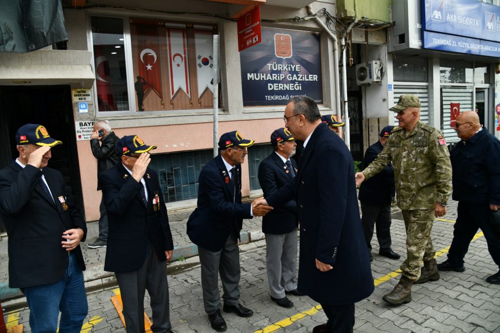 Vali Soytürk ve Kolordu Komutanı Alâ’dan Muharip Gaziler Derneğine Ziyaret